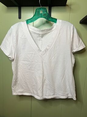 Universal Thread White V-Neck Crop Top